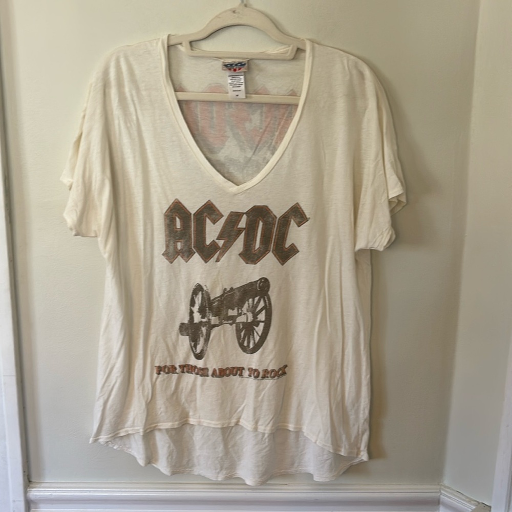 Junk food brand AC/DC concert tee size m